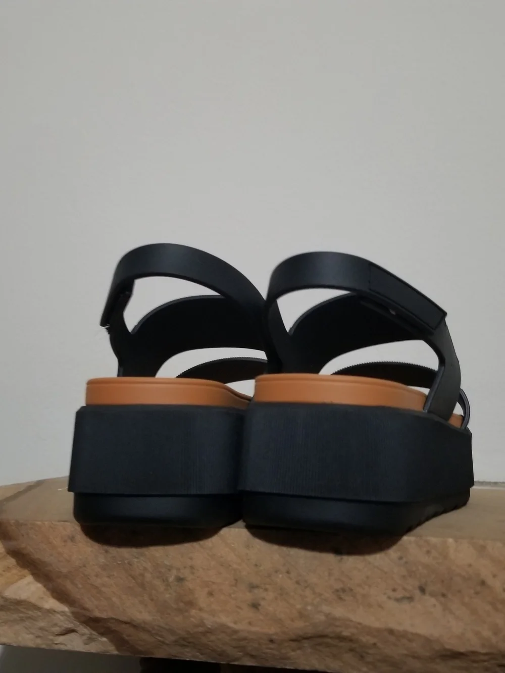 NEW! Me Too Black Platform Sandals Sz 7 NWT